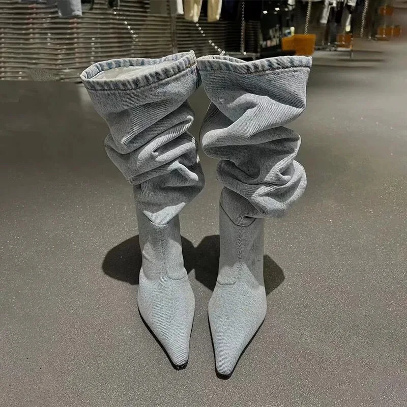 Botines doblados por encima de - Jeans reseña y precio
